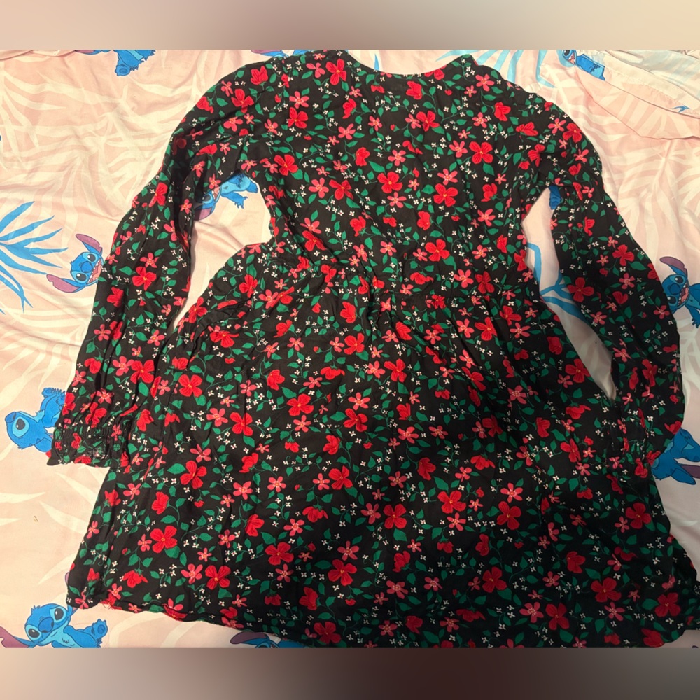 Size 8 (medium) long sleeve flower dress - Picture 2 of 3